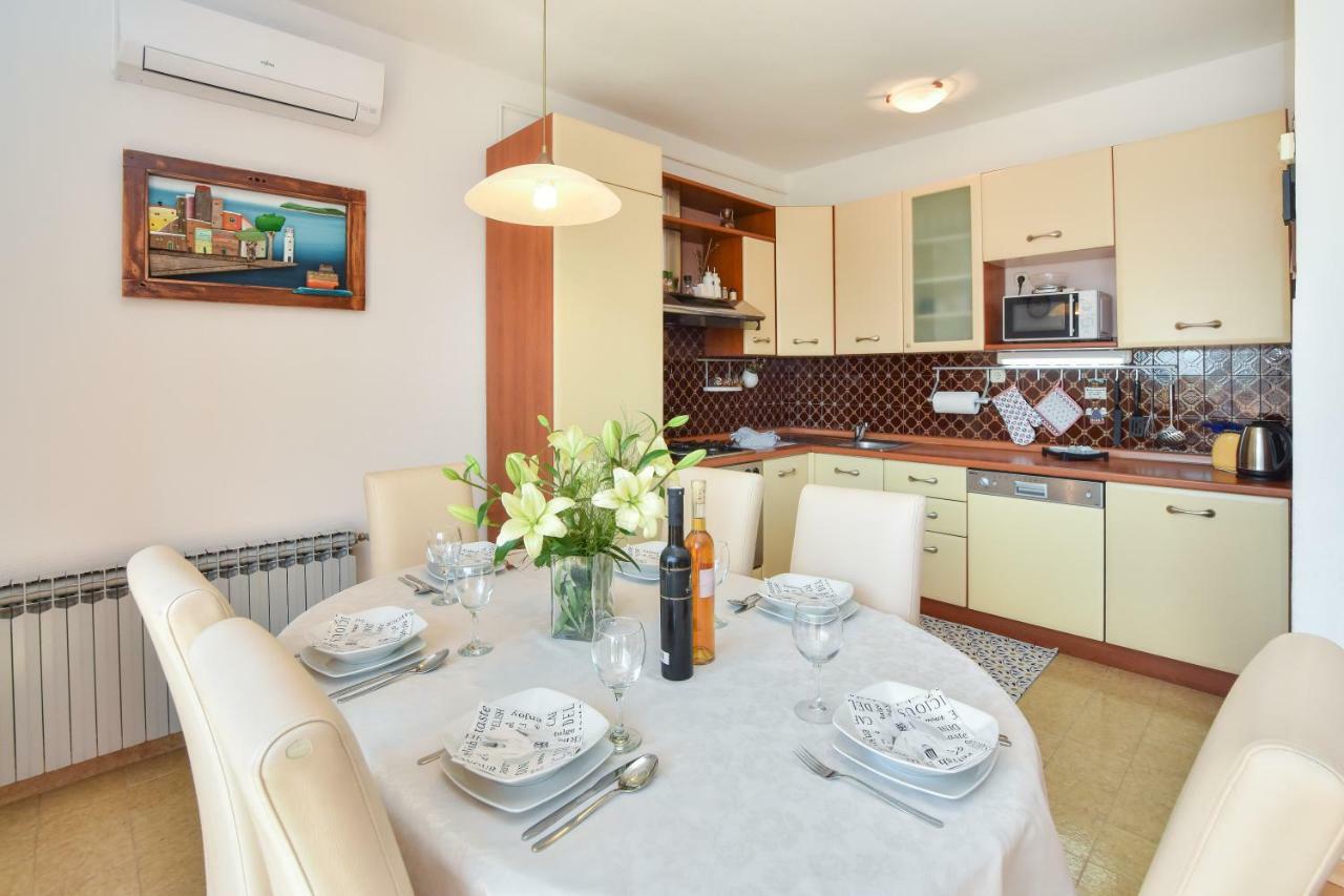 Apartment Bezic Kaštela Eksteriør bilde